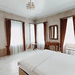 Tashmahal Inn