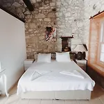 Tashmahal Inn